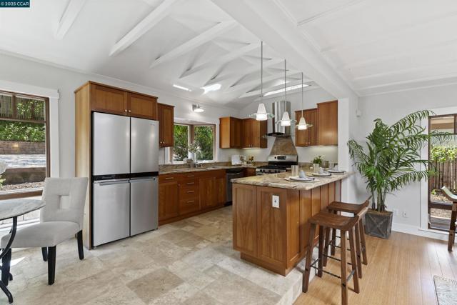 1754 Reliez Valley Rd, Lafayette CA: https://media.crmls.org/mediaz/06f61932-d555-4dac-851d-c150d101d26e.jpg