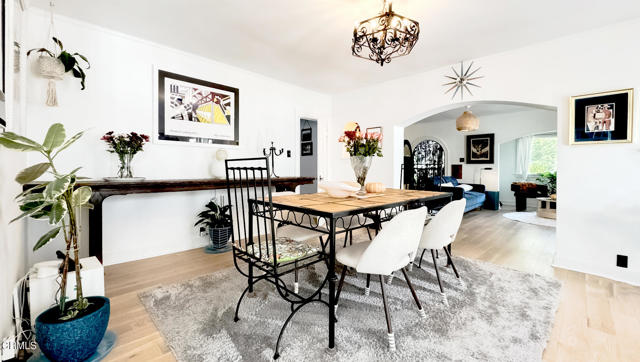 632 Mariposa Avenue, Los Angeles CA: https://media.crmls.org/mediaz/06f61e27-10da-4606-8b99-d965b1ae5d0d.jpg