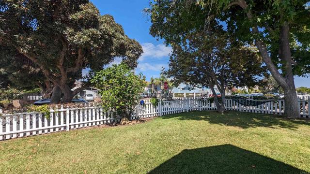 Detail Gallery Image 30 of 33 For 1475 Thomas Ave, San Diego,  CA 92109 - 2 Beds | 2 Baths