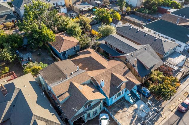 835 Apgar St, Oakland CA: https://media.crmls.org/mediaz/06f760f7-a6da-454d-a80a-bfac5ed3c424.jpg