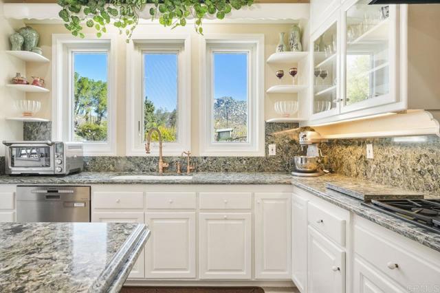 Detail Gallery Image 17 of 55 For 16220 Daza Dr, Ramona,  CA 92065 - 3 Beds | 2/2 Baths