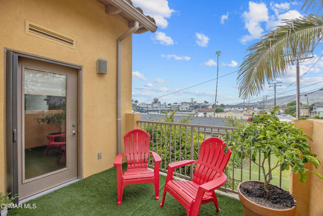 285 N Ventura Avenue, Ventura CA: https://media.crmls.org/mediaz/06f7b3bd-df0a-4329-8a59-c5711ce13bcc.jpg