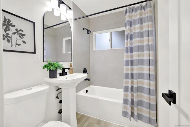 5403 Via Carancho, San Diego CA: https://media.crmls.org/mediaz/06fa2ff0-3cb1-47bd-ace2-06451b5c7f25.jpg