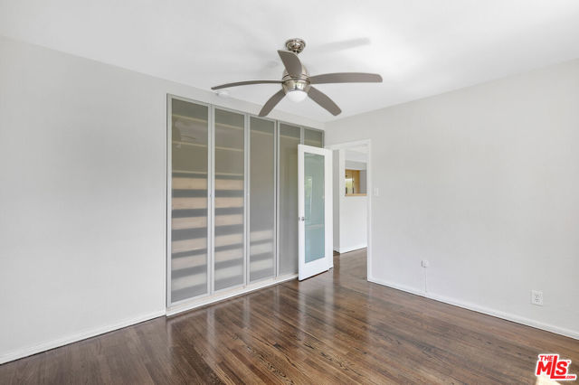 2073 VINE Street, Los Angeles CA: https://media.crmls.org/mediaz/06fba03f-e13c-4a60-95b3-8b77e1e094a9.jpg