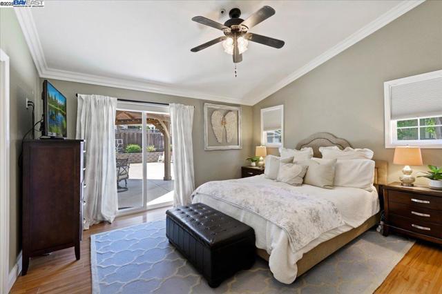 335 Beverly St, Livermore CA: https://media.crmls.org/mediaz/06fba74f-28ef-4e6f-9a8b-fd4266e00819.jpg