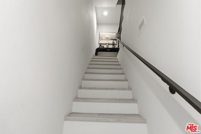 6707 N Sepulveda Boulevard, Van Nuys CA: https://media.crmls.org/mediaz/06fbd7f0-d2b2-496c-b312-54661a90298d.jpg