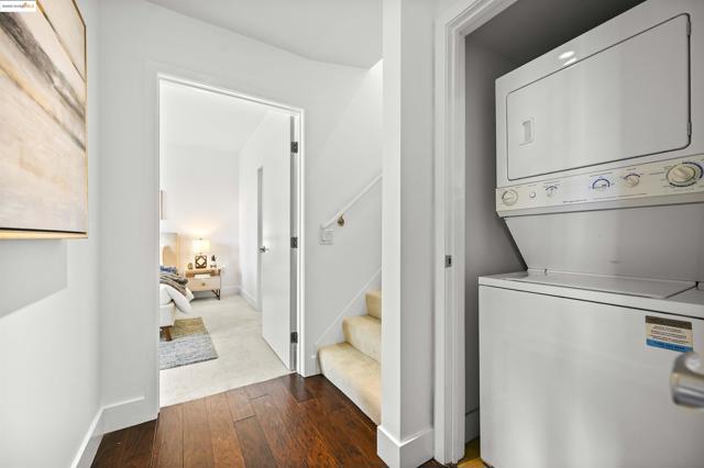 438 W Grand Ave, Oakland CA: https://media.crmls.org/mediaz/06fc3a77-a89f-48ab-a039-a697540e9d98.jpg