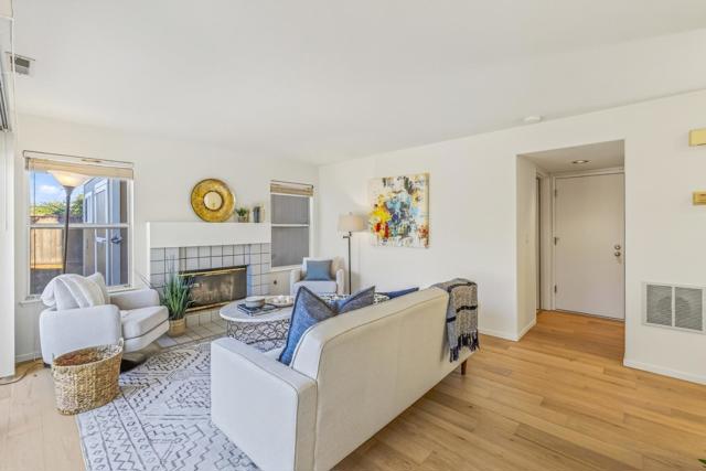 3245 Estrella Del Mar Way, Marina CA: https://media.crmls.org/mediaz/06fc4f0d-77d1-4b09-9e49-aa12305b00e4.jpg