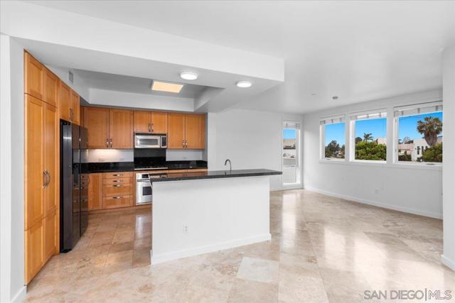 5490 La Jolla Blvd, La Jolla CA: https://media.crmls.org/mediaz/06fc89f9-4fd4-4160-adfa-c9580a556e21.jpg