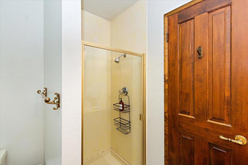 https://media.crmls.org/mediaz/06fcac47-e12d-4c3d-ad3f-a5c22d92de92.jpg?preset=X-Large