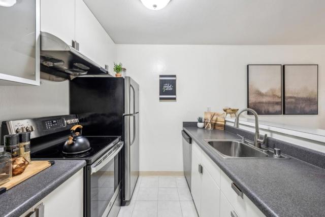 1551 Southgate Avenue, Daly City CA: https://media.crmls.org/mediaz/06fcc1f4-6cdc-4ae5-a3b4-bc579c63993c.jpg