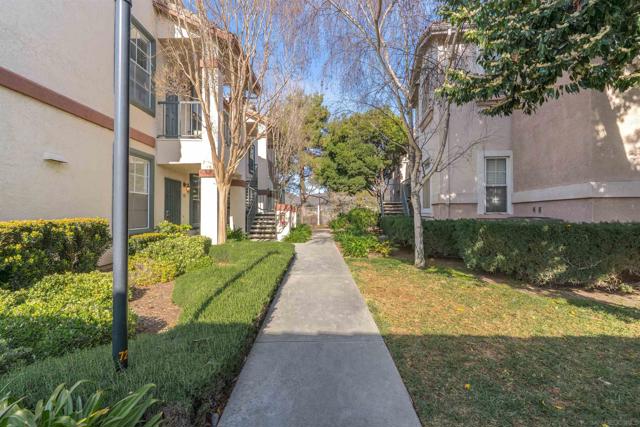 10820 Sabre Hill Dr, San Diego CA: https://media.crmls.org/mediaz/06fd14fa-b41f-4356-81e0-fd4d54607023.jpg