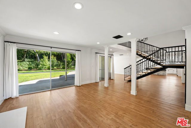 22619 Town Crier Road, Calabasas CA: https://media.crmls.org/mediaz/06fd32f8-fc75-4b5f-880d-a94e45338e0c.jpg