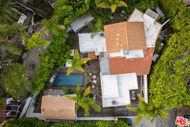 8249 Marmont Lane, Los Angeles CA: https://media.crmls.org/mediaz/06fdc0e7-98a8-47d4-b5f1-4920d3c90116.jpg