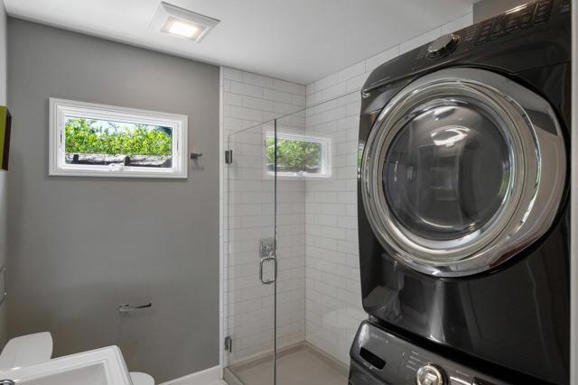 137 30th Avenue, San Mateo CA: https://media.crmls.org/mediaz/06fe6364-129d-4380-b025-1df851aec0df.jpg
