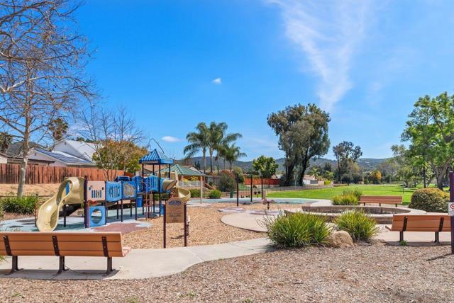 13222 Whitewater Dr, Poway CA: https://media.crmls.org/mediaz/06fe9353-a41f-433d-ba54-6f835ddaa527.jpg