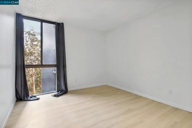 Image 17 of 36 For 555 Pierce St  840
