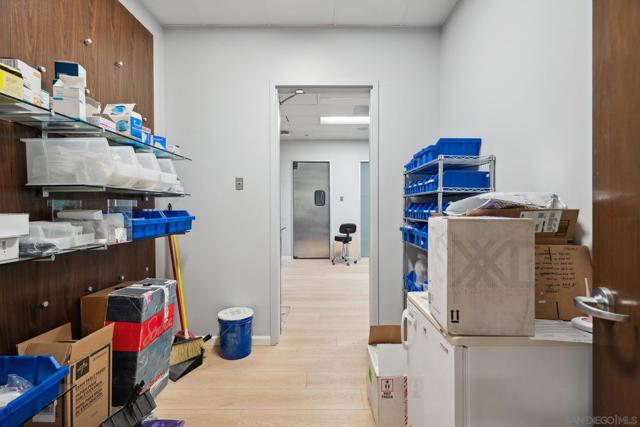 11189 Sorrento Valley Rd, San Diego CA: https://media.crmls.org/mediaz/06fec292-8869-4960-9953-91d19df0ab42.jpg