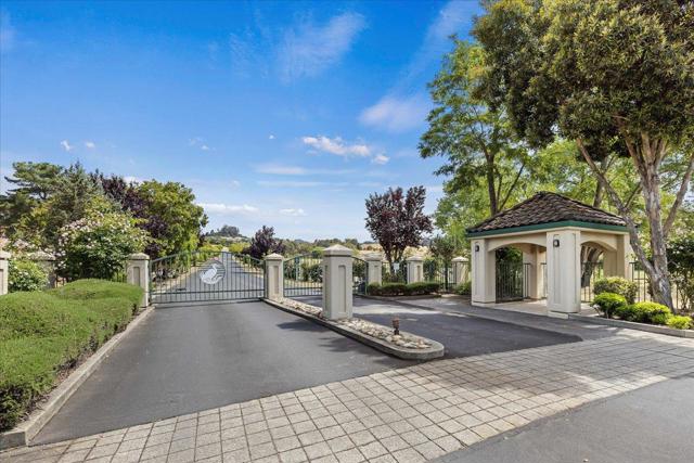 2710 Summerland Road,  CA: https://media.crmls.org/mediaz/06fed02b-a6a6-4371-82b5-3d9c2d3479ef.jpg