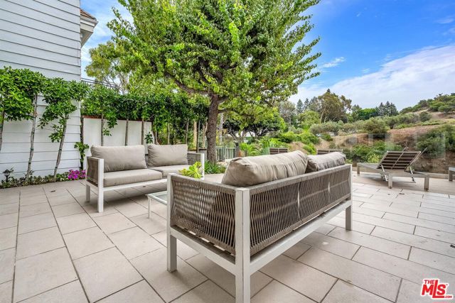 Drew Fenton | 2205 Canyonback Road Los Angeles CA | MLS: 7423951