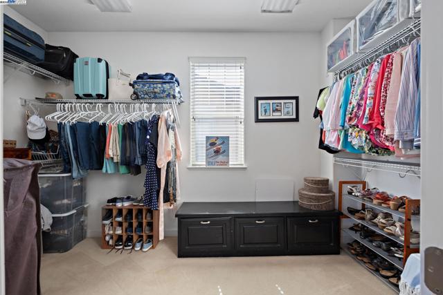 9779 Reimers Way, Dublin CA: https://media.crmls.org/mediaz/06ff76cc-a81f-4487-a616-ee67d811ebed.jpg
