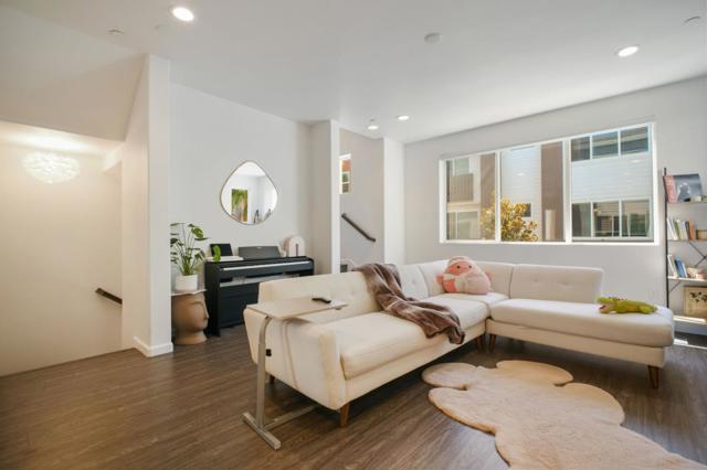 323 Flinder Place, San Jose CA: https://media.crmls.org/mediaz/06ff7bd1-6301-4a4f-9427-b557b50ad2c7.jpg