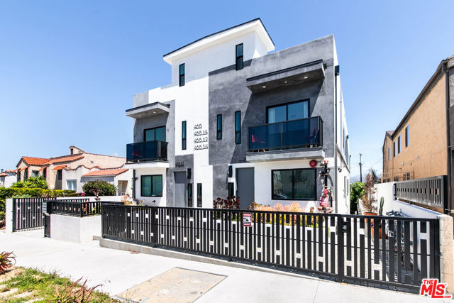 4615 St Charles Place, Los Angeles, California 90019, ,Multi-Family,For Sale,St Charles,24403335