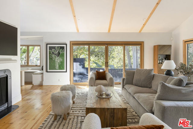 2936 La Castana Drive, Los Angeles CA: https://media.crmls.org/mediaz/06ffd242-e66d-46cd-ab7c-3741d5bdc2e4.jpg