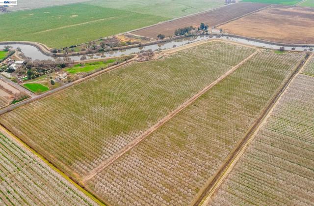 Image 7 of 14 For 1707 Bowman Rd