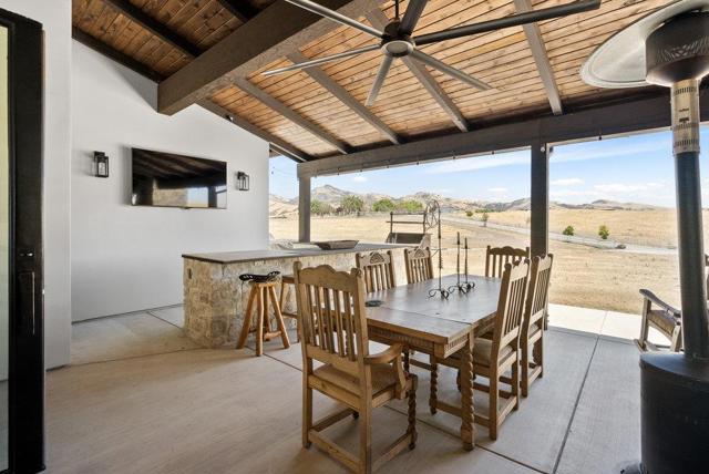 3000 Coppa Court, Hollister CA: https://media.crmls.org/mediaz/07006330-6225-48e8-82c7-d8c8de731e48.jpg