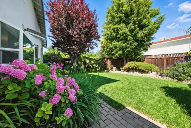 4957 New Compton Court, San Jose CA: https://media.crmls.org/mediaz/0700ba93-396b-4337-97e5-ea76d8e1f1ee.jpg