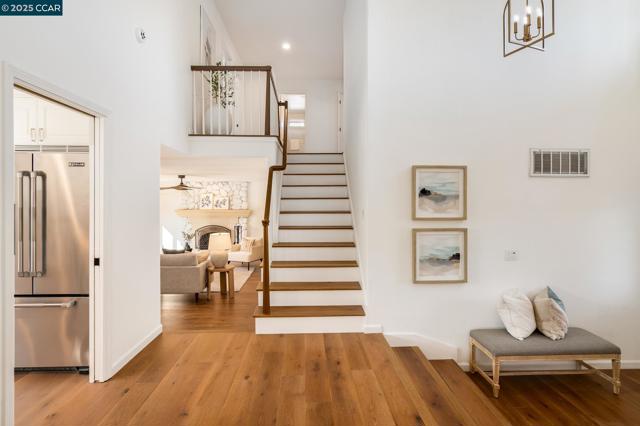 46 Saint Mark Ct, Danville CA: https://media.crmls.org/mediaz/0700ef04-ef13-4416-ae0b-ffdda48d043e.jpg
