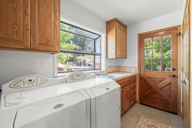 14325 Monterey Road, San Martin CA: https://media.crmls.org/mediaz/07017758-3391-4e68-b0fd-4e74d2d5b9ec.jpg