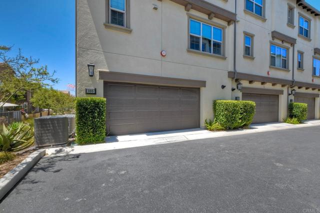 899 Slate Street, San Marcos CA: https://media.crmls.org/mediaz/07017f0a-9260-4b11-9cb8-6a7e8f5a669f.jpg