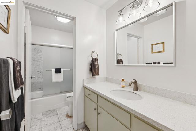 2632 Warring St, Berkeley CA: https://media.crmls.org/mediaz/0701e6b2-3b78-44ea-9f90-a5c8388804e0.jpg