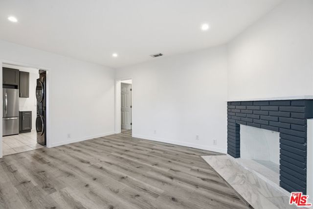 11485 Cumpston Street photo 9