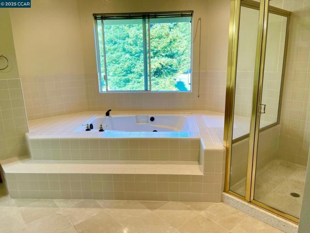1020 Canyon Hills Road, San Ramon CA: https://media.crmls.org/mediaz/0702471d-a597-4295-8725-7141c4ba6cd0.jpg