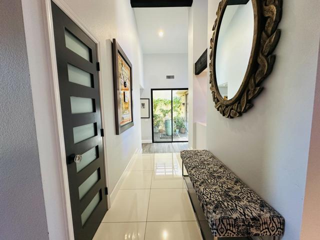 107 Tanglewood Trail, Palm Desert CA: https://media.crmls.org/mediaz/07031182-db96-4388-9915-eff499abeeee.jpg