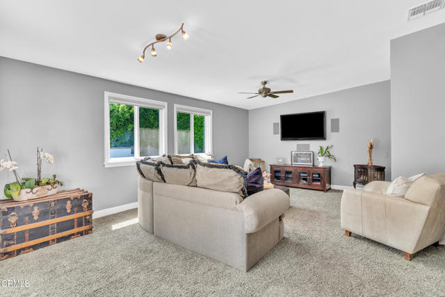 208 Fowler Drive, Monrovia CA: https://media.crmls.org/mediaz/07038b08-80a0-4a5c-9885-d28f1cd17975.jpg