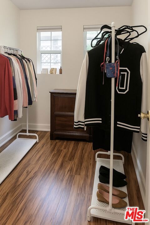 928 N Genesee Avenue, West Hollywood CA: https://media.crmls.org/mediaz/07048fa6-476b-494a-8c57-28d140ee96e7.jpg