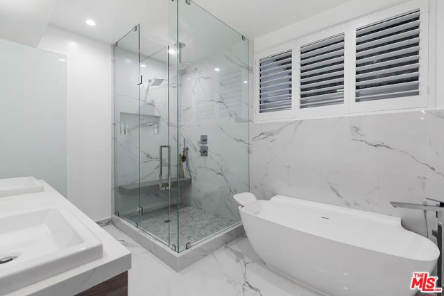 2164 Sunset Plaza Drive, Los Angeles CA: https://media.crmls.org/mediaz/07049aec-0582-4ec6-9948-84d221ad0348.jpg