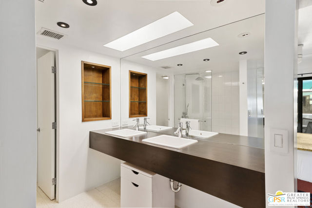 2084 S Lagarto Way, Palm Springs CA: https://media.crmls.org/mediaz/0705c7d2-4994-495d-92e3-c8de6aec55ef.jpg
