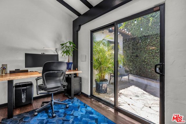 1423 Warnall Avenue, Los Angeles CA: https://media.crmls.org/mediaz/0705dec3-5efa-4f81-a0f0-ce874874e770.jpg