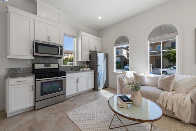 7152 Aubrey Way, Dublin CA: https://media.crmls.org/mediaz/0705f63b-7932-4506-b3a7-8efa6d8813c2.jpg