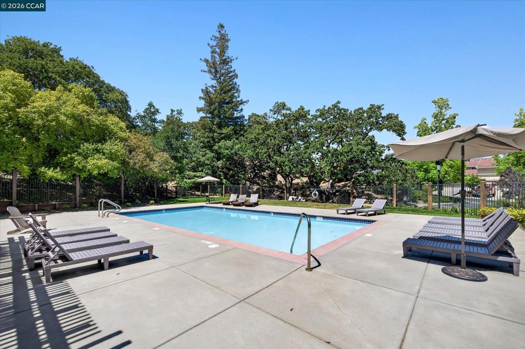 https://media.crmls.org/mediaz/07068f20-2c5f-4fdb-92eb-1757854eaffa.jpg?preset=X-Large