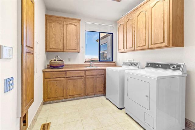 275 Nicholson Drive, Hollister CA: https://media.crmls.org/mediaz/0707070b-3f11-44c7-8134-347a47f5f3b2.jpg