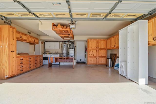 13170 Entreken Ave,  CA: https://media.crmls.org/mediaz/07072f1c-b991-4f93-add8-254656dd1569.jpg