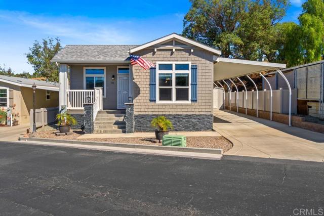 2400 Alpine Boulevard, Alpine CA: https://media.crmls.org/mediaz/07083fb1-038c-4e37-afb4-56ba40c939e3.jpg