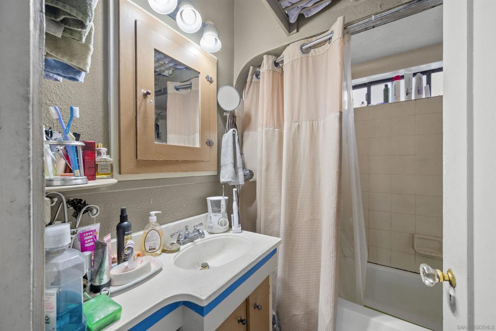 MLS #250032533SD image #21