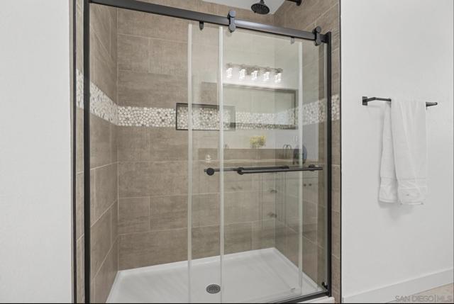 2523 San Vicente Road, Ramona CA: https://media.crmls.org/mediaz/0708dcda-24d4-469f-98ef-efb0a2d19ae9.jpg